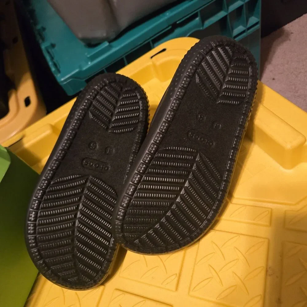 Crocs Classic Puff Moc 210706 Black/Black Unisex Slip On Shoes KIDS J5